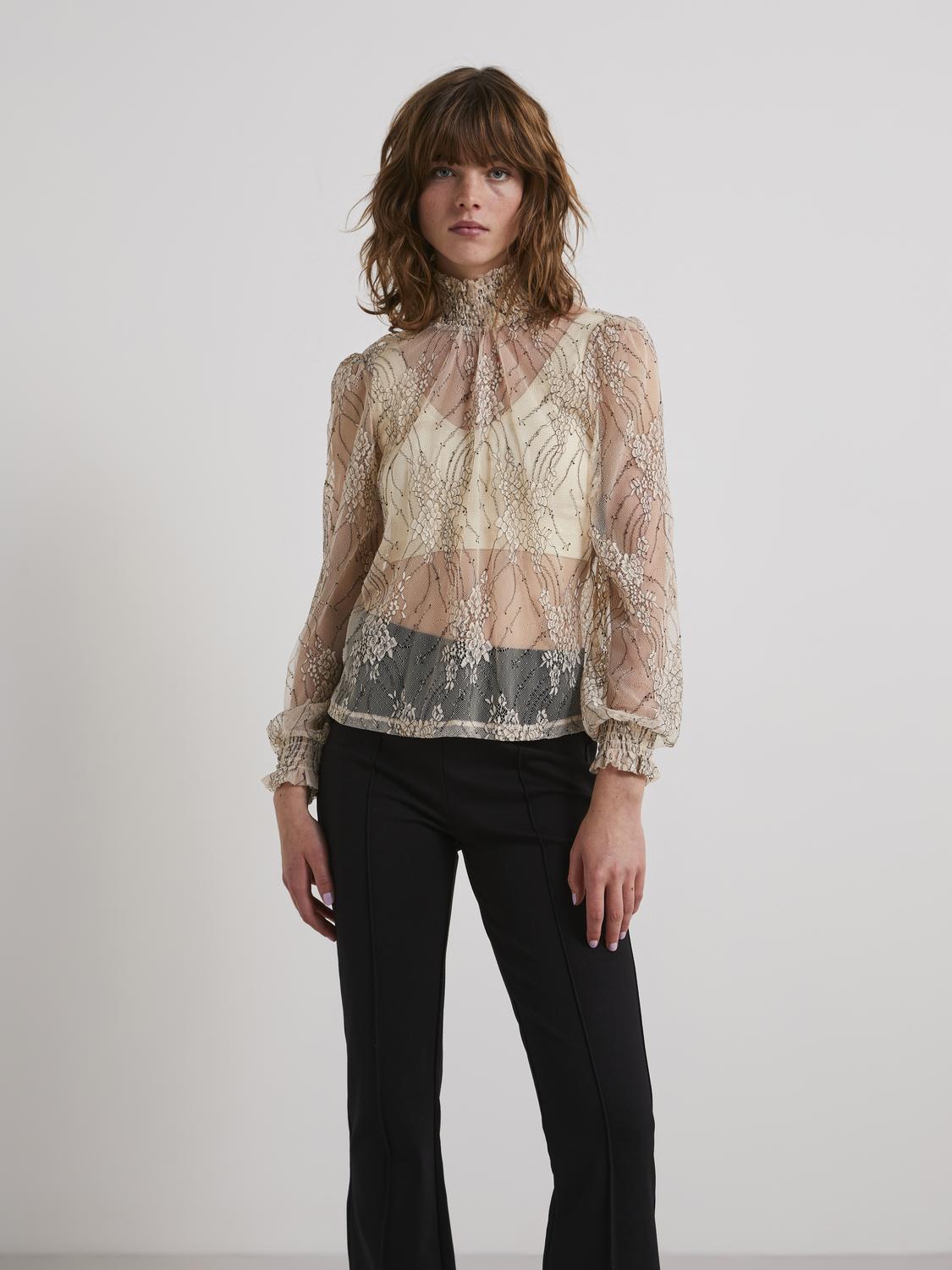model_shot-front